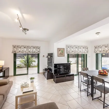 Eftihia * Πρωταράς