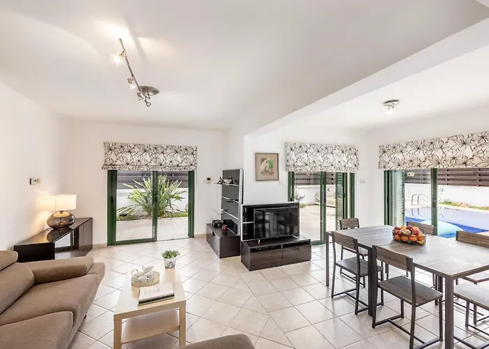 Eftihia * פרוטאראס