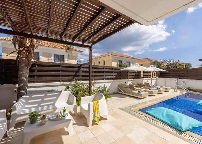 Eftihia פרוטאראס